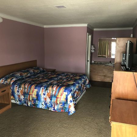 Frontier Motel Kingdom City エクステリア 写真